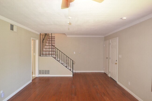Building Photo - 10271 Croydon Way