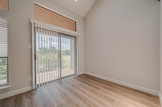 Building Photo - 8539 Sands Point Dr