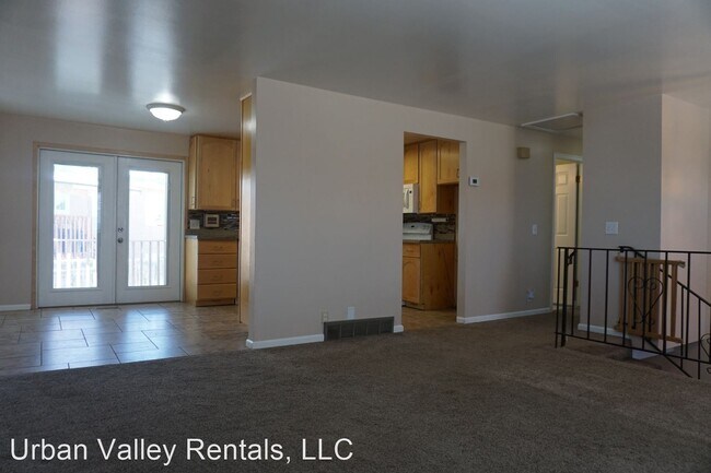 Building Photo - 6 br, 2 bath House - 6730 S. Kentucky Dr.
