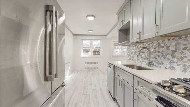 Building Photo - 1186 E 56th St