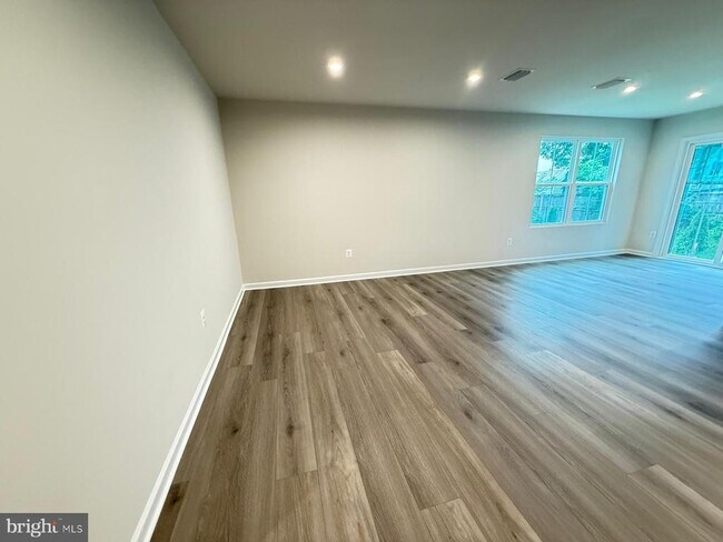 Foto del edificio - 613 Laurelwood Dr