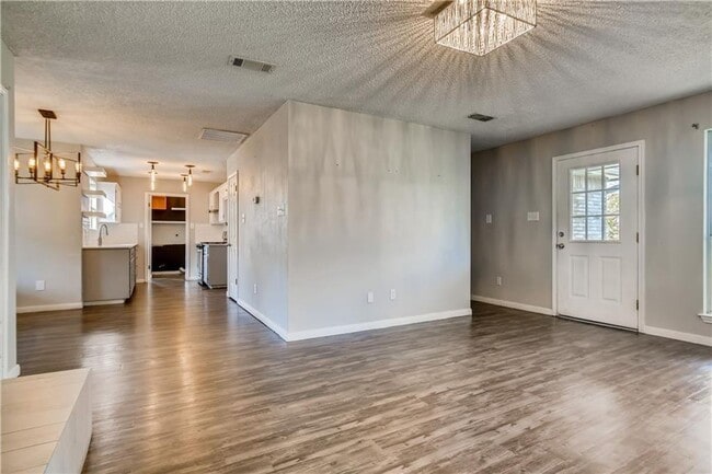 Foto del edificio - 2406 Stirrup Dr