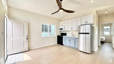 Building Photo - 421C Olomana St