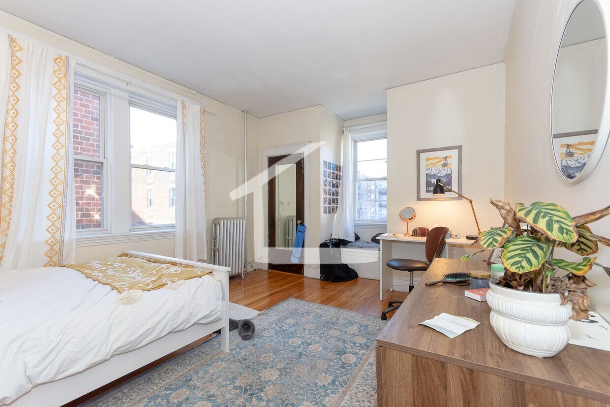 Primary Photo - BEST Student Friendly Big Bed Near BU Camp...