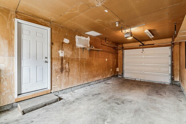 Building Photo - 2111 Airport Ave