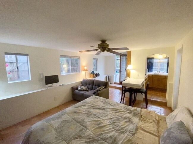 Foto del edificio - 1651 Highland Ave