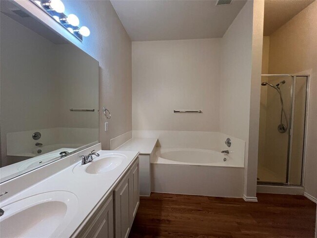 Building Photo - 3413 Longhorn Trail
