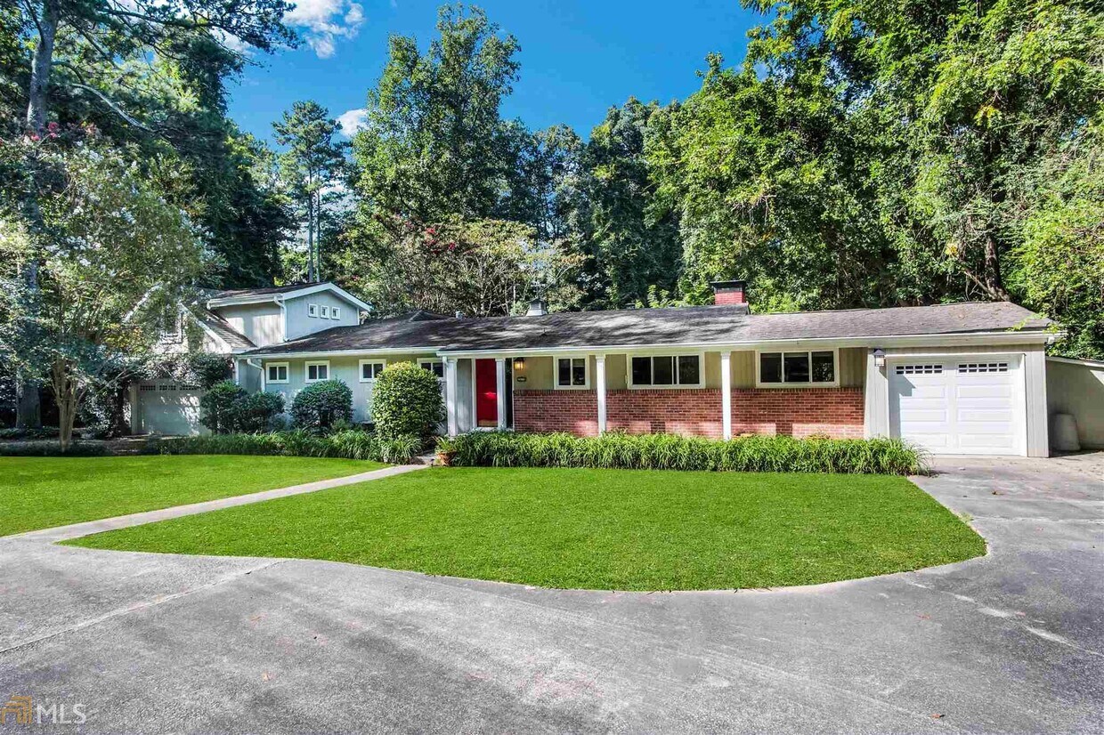 Primary Photo - 2070 Abby Ln NE
