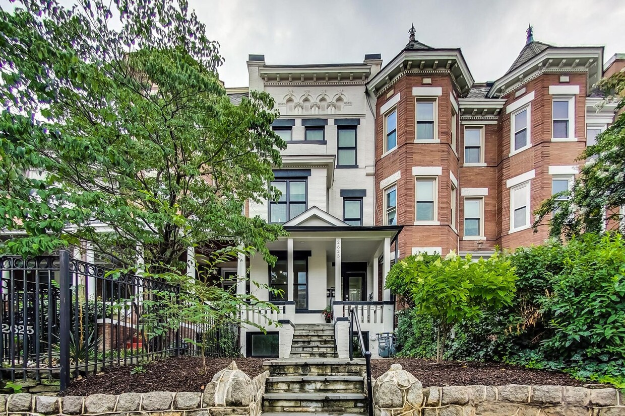 Amazing Victorian Two-level unit in Colum... - Amazing Victorian Two-level unit  in Colum...