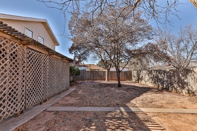 Building Photo - *Two Story Beauty in Preston Smith*