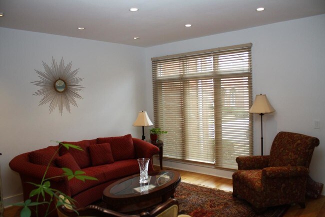Foto del edificio - 4219 Harrington Ln