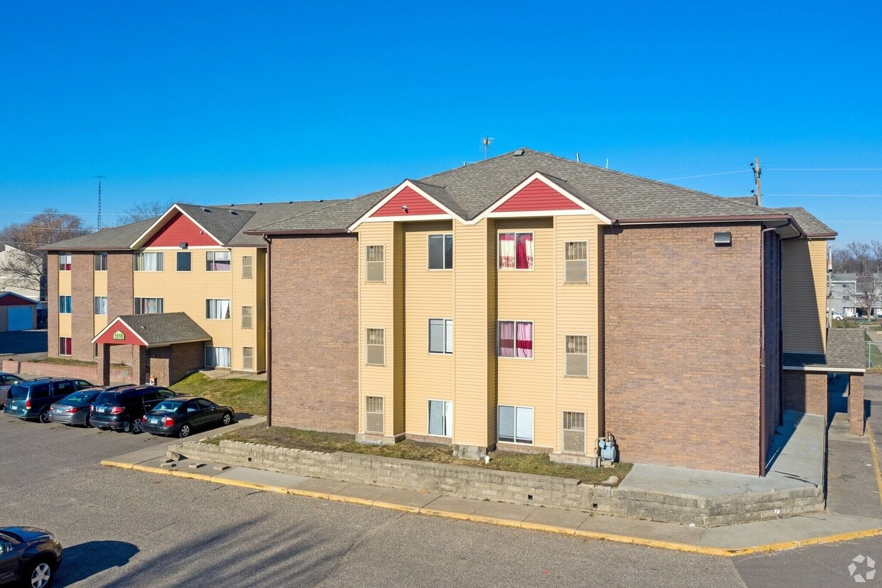 Building Photo - Ivy Apartments