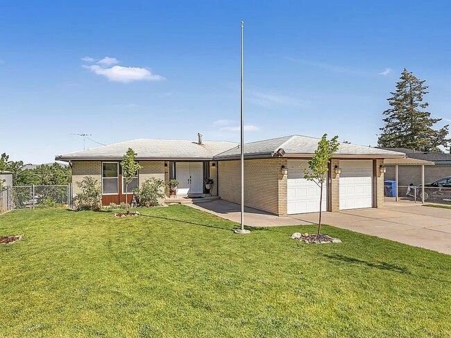 Building Photo - Updated Home in North Salt Lake with Great Views!