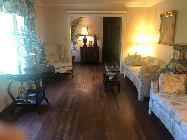 Foto del edificio - 9103 Old Waterloo Rd