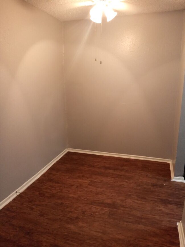 Foto del edificio - Brookview Duplex 6800