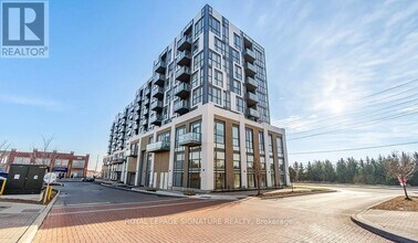 Building Photo - 509 Dundas St W