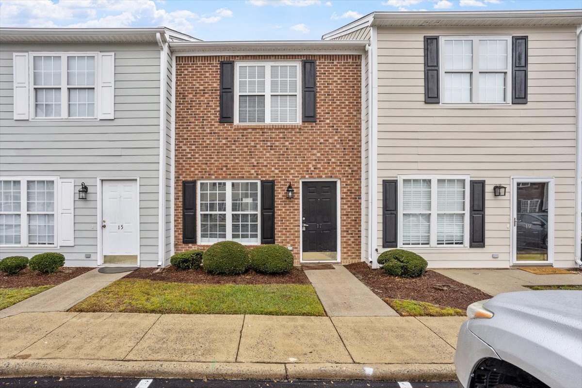 Foto principal - 17 Cheltenham Dr