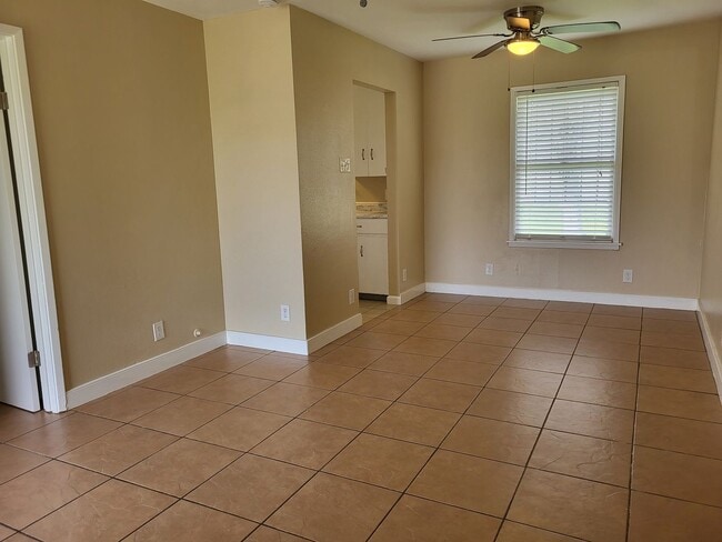 Building Photo - 3719 Portsmouth Dr