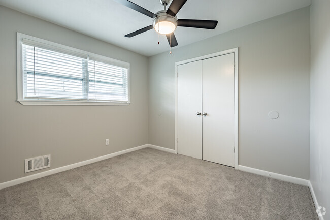 2BR, 1,5BA - 1069SF - Tara Woods Apartments