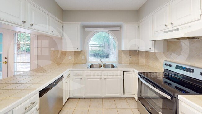 Foto del edificio - 1106 Hyde Park Dr