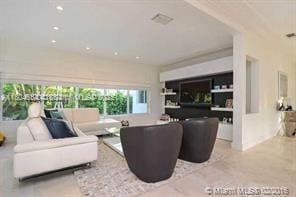 Foto del edificio - 2401 N Shore Terrace