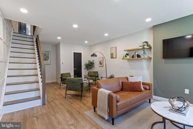 Photo - 1507 W Thompson St Townhome