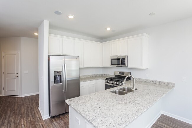 Building Photo - 30 Paces Run