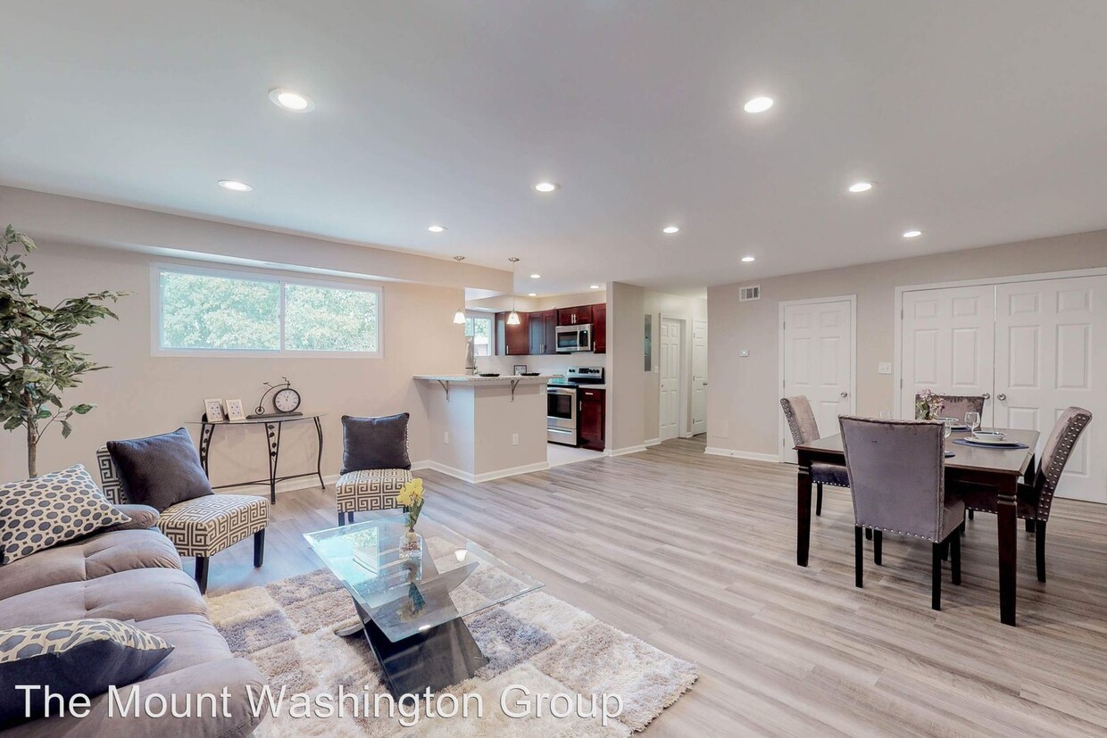 Primary Photo - 1405 Wentworth Ave