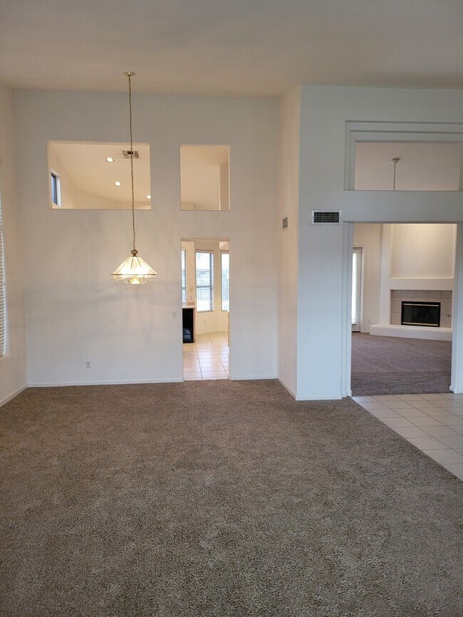 Building Photo - BEAUTIFUL 3/2 HOUSE FOR RENT IN TATUM RANC...