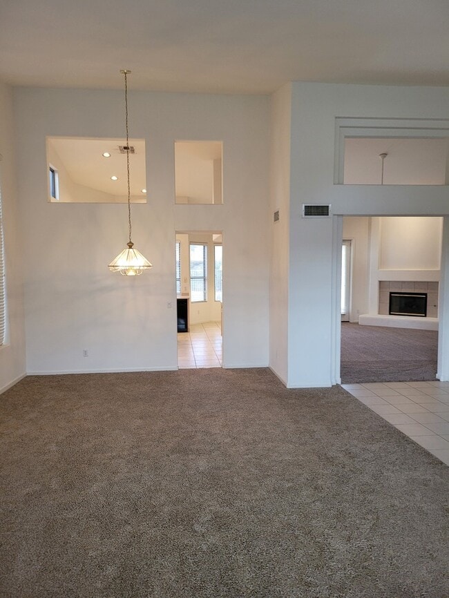 Foto del edificio - BEAUTIFUL 3/2 HOUSE FOR RENT IN TATUM RANCH