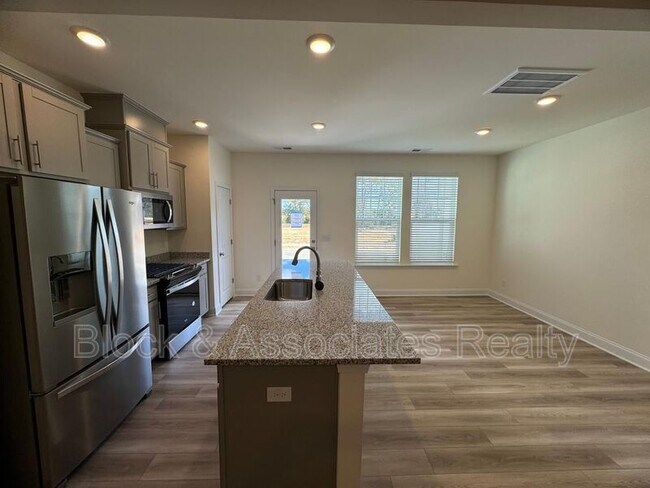 Foto del edificio - 139 Hyacinth Ln