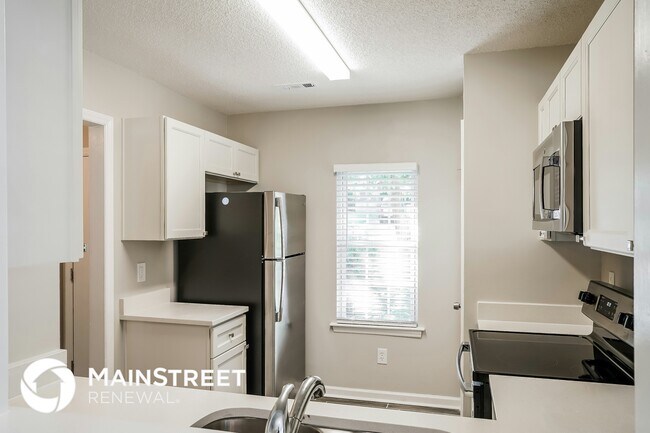 Building Photo - 1915 Collier Rd