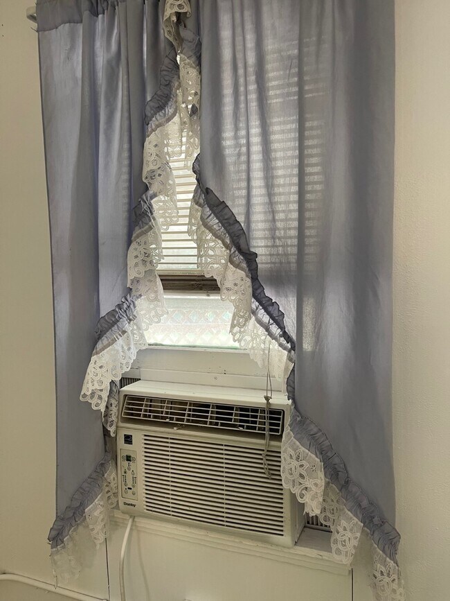 Foto del edificio - 130 E Broadway St