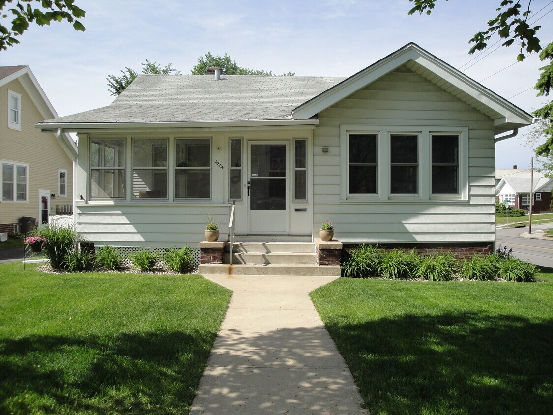 Primary Photo - 4204 Mason St
