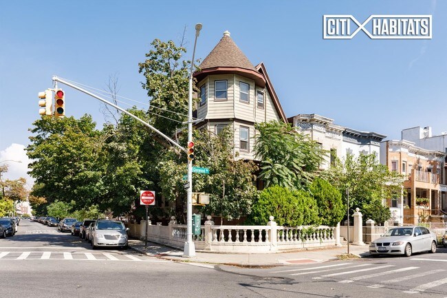 Foto del edificio - 2701 Glenwood Rd