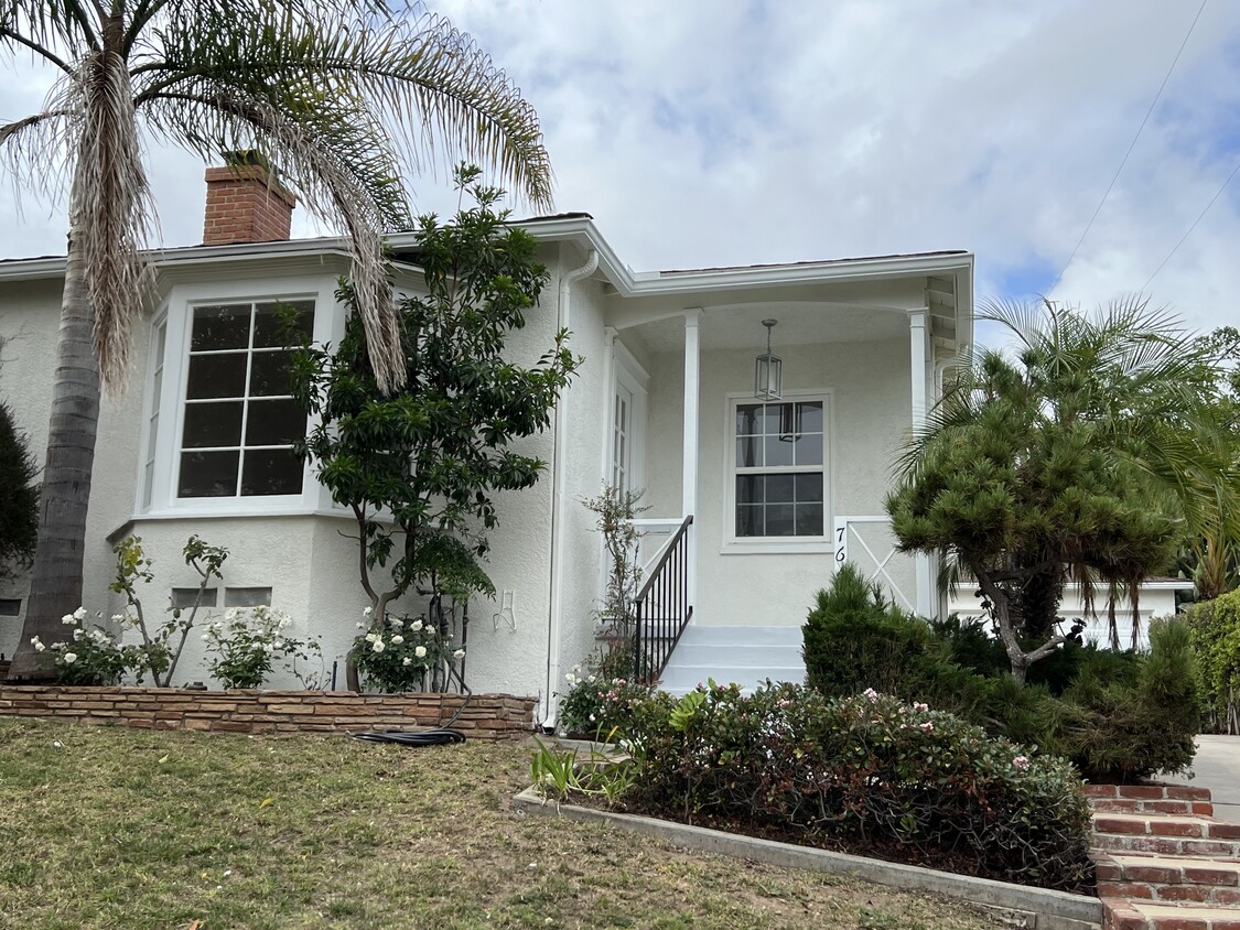 Primary Photo - 7649 Truxton Ave
