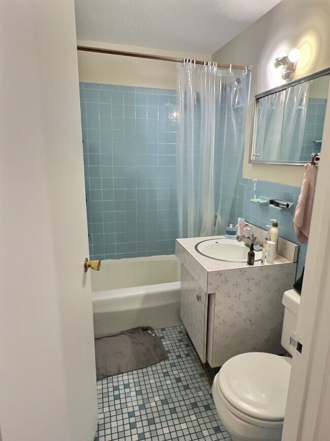 Foto del edificio - 1039 Commonwealth Avenue