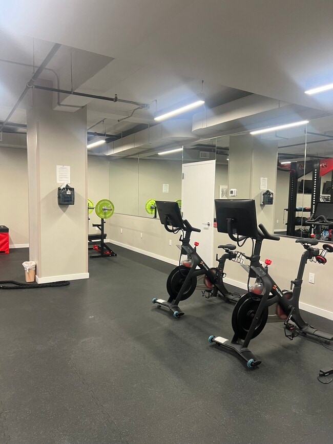 Building Photo - 10 Central Ave