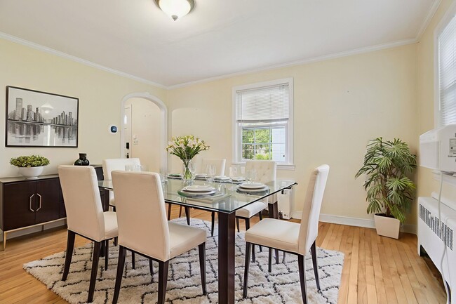 Foto del edificio - 1110 Trout Brook Dr