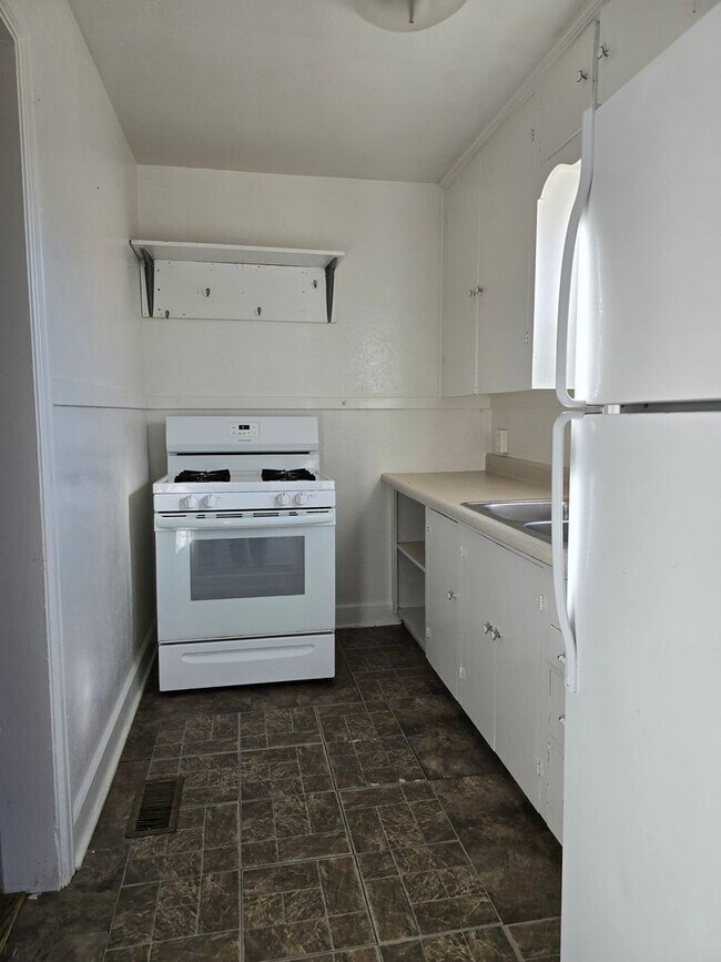 Foto del edificio - 2 Bedroom House w/ Detached Garage