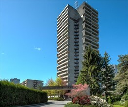 Building Photo - Tower East