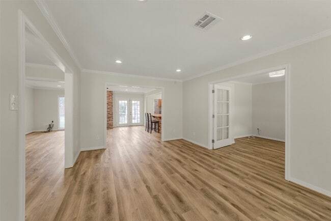 Building Photo - 14915 Chadbourne Dr