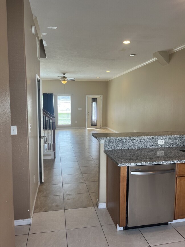 Building Photo - 4227 Benard Ct