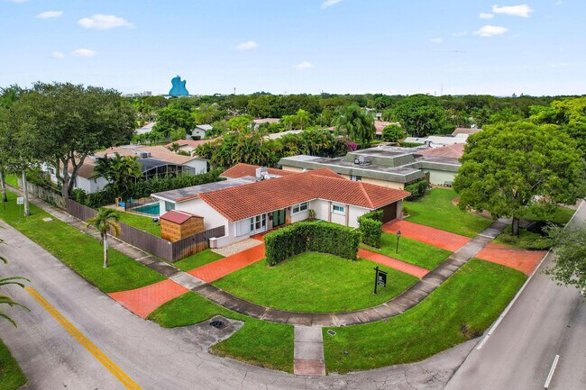 Foto del edificio - 3500 N 46th Ave