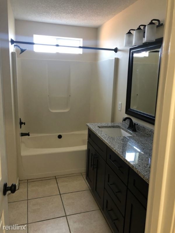 Foto del edificio - 3 br, 2 bath House - 402 Peregrine Ct