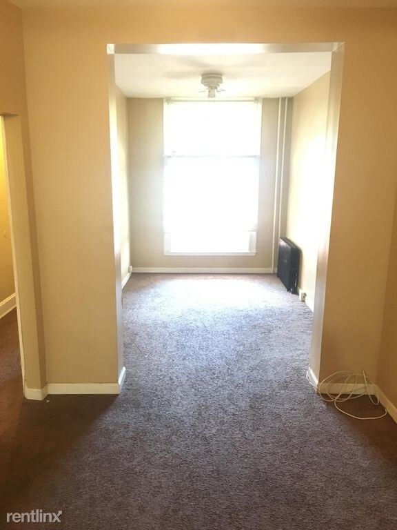 Foto del edificio - 3 br, 1 bath House - 516 N Decker Ave