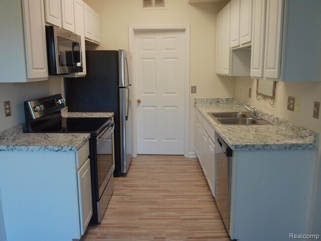 Building Photo - 2009 Monarch Dr