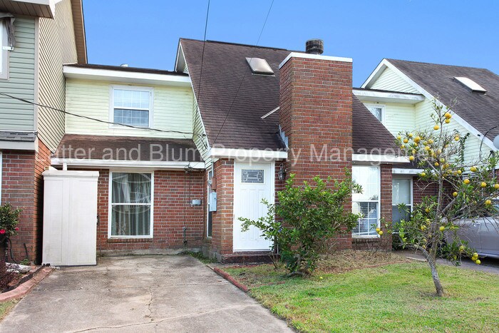 Primary Photo - 81 Stanton Hall Dr