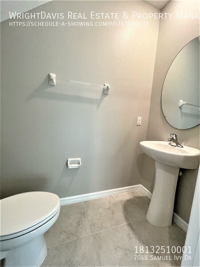 Building Photo - 7048 Samuel Ivy Dr