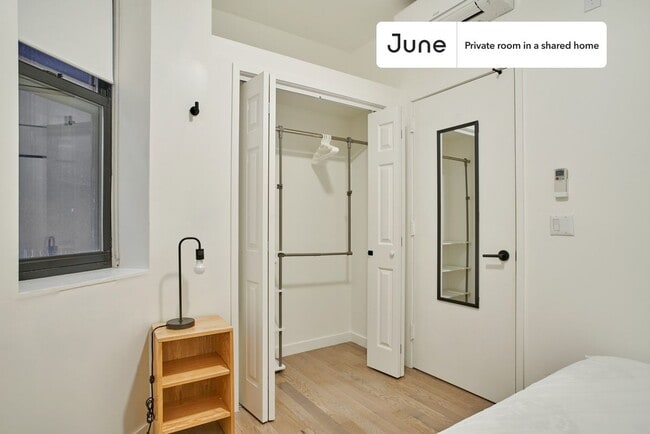 Building Photo - Room in Shared 4.0 bed/3 bath home